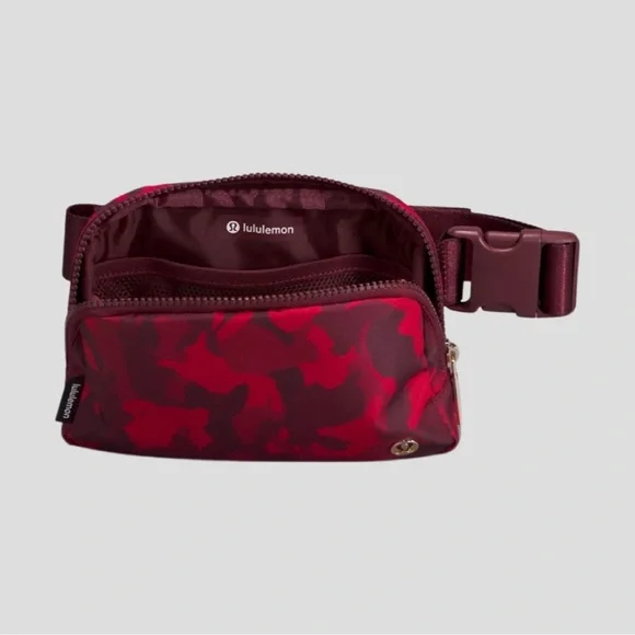 🍋 LULULEMON Lunar New Year Rabbit Everywhere Belt Bag 1L RARE FIND LAST CHANCE - Picture 3 of 12